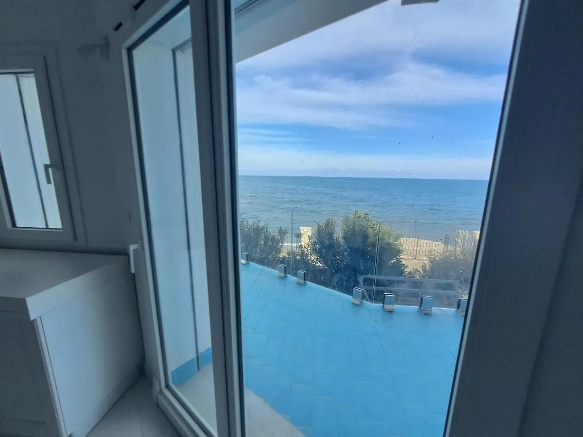 Blue Life, Sea-Luxury Rooms On The Beach Between Palermo And Cefalu' Casteldaccia Guest house