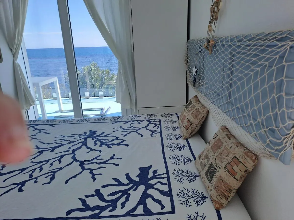 Blue Life, Sea-Luxury Rooms On The Beach Between Palermo And Cefalu' Casteldaccia Guest house