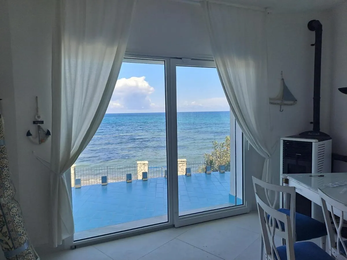 Blue Life, Sea-Luxury Rooms On The Beach Between Palermo And Cefalu' Casteldaccia Guest house
