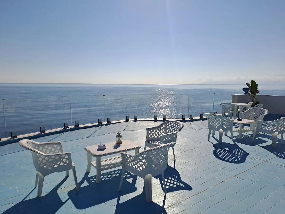 Guest house Blue Life, Sea-Luxury Rooms On The Beach Between Palermo And Cefalu' Casteldaccia