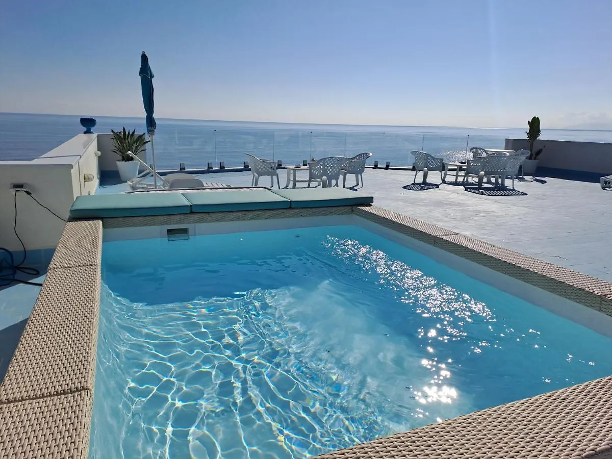 Guest house Blue Life, Sea-Luxury Rooms On The Beach Between Palermo And Cefalu' Casteldaccia