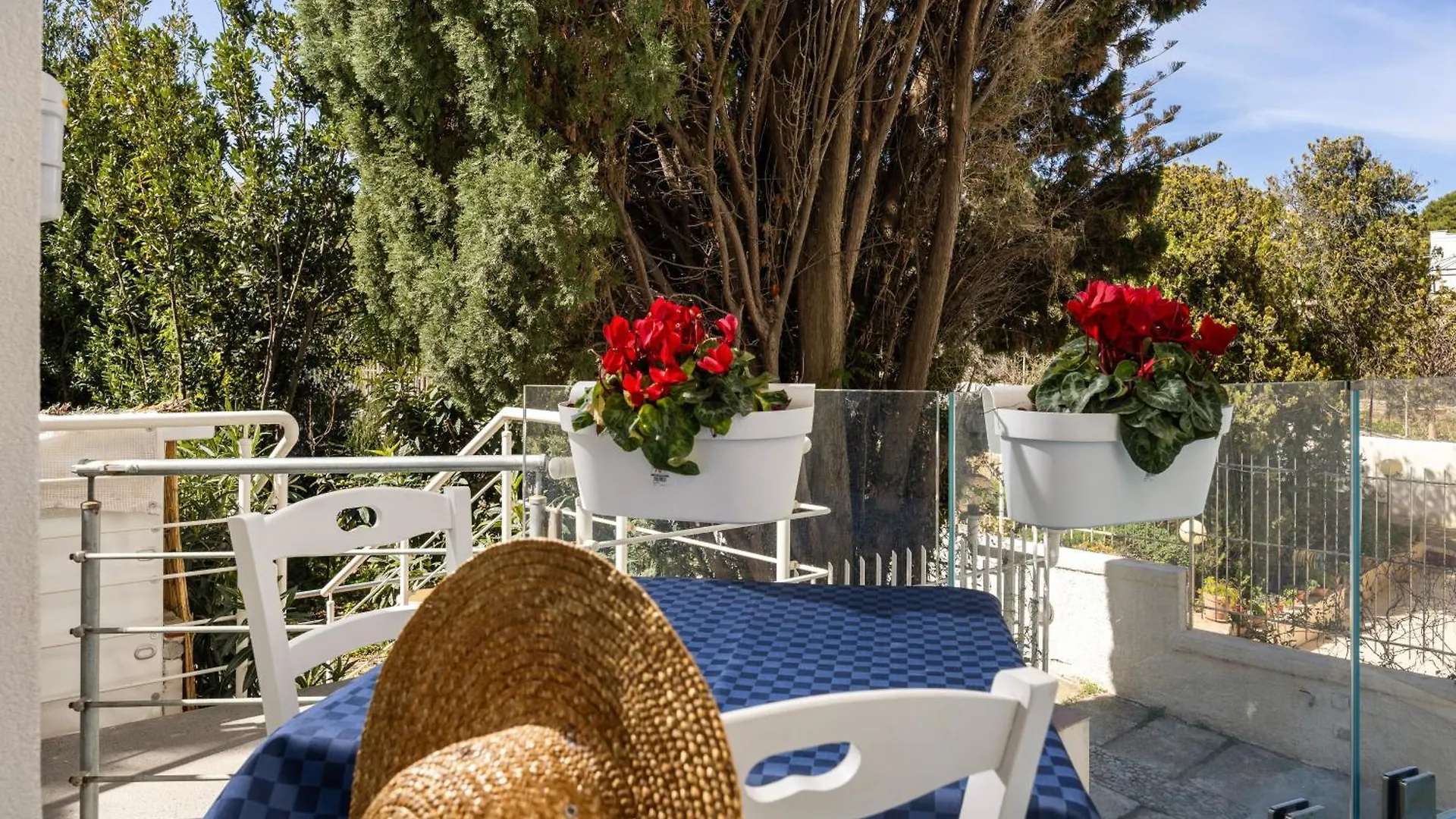 Blue Life, Sea-Luxury Rooms On The Beach Between Palermo And Cefalu' Casteldaccia Guest house