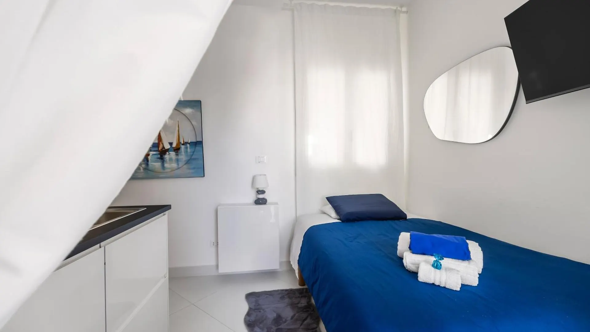 Blue Life, Sea-Luxury Rooms On The Beach Between Palermo And Cefalu' Casteldaccia Guest house