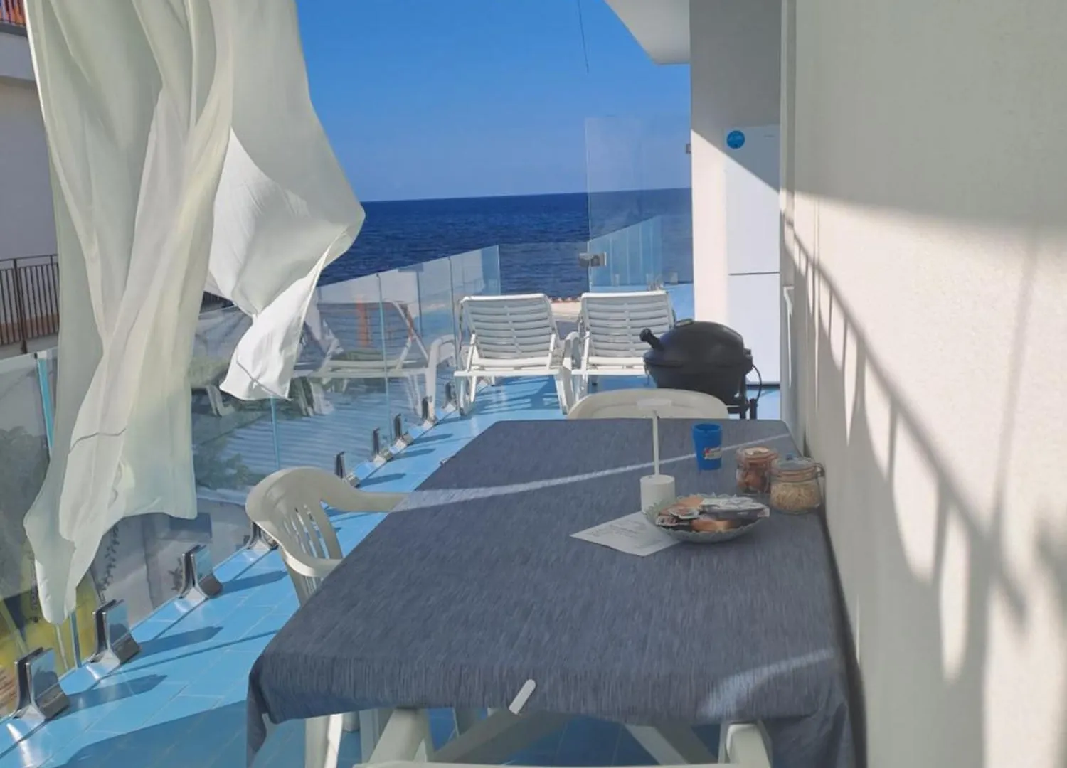 Blue Life, Sea-Luxury Rooms On The Beach Between Palermo And Cefalu' Casteldaccia Italy